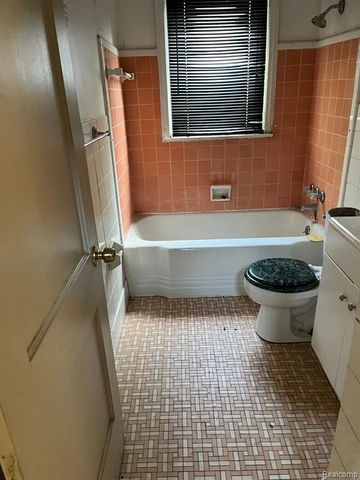 20202 Westphalia Street, Detroit, MI 48205