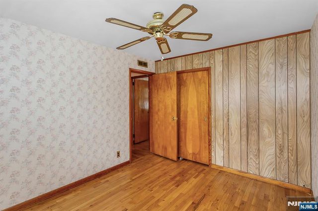 17 Obal Avenue, Elmwood Park, NJ 07407