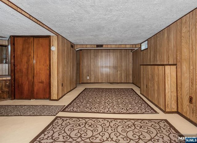17 Obal Avenue, Elmwood Park, NJ 07407