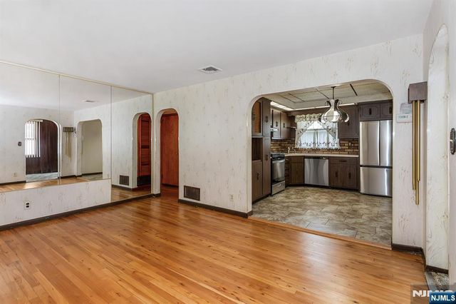 17 Obal Avenue, Elmwood Park, NJ 07407