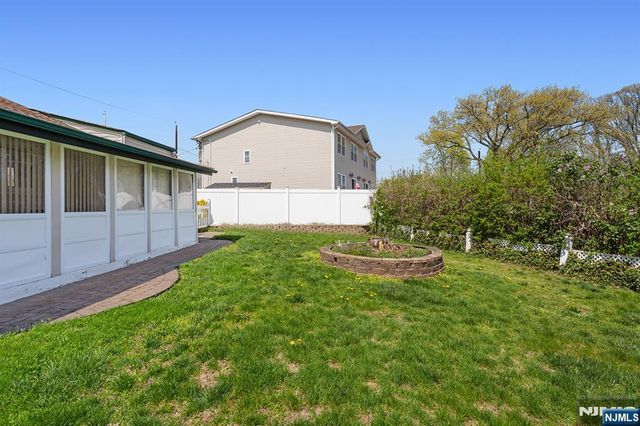 17 Obal Avenue, Elmwood Park, NJ 07407