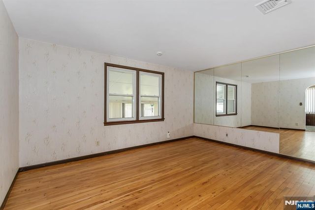 17 Obal Avenue, Elmwood Park, NJ 07407