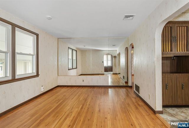 17 Obal Avenue, Elmwood Park, NJ 07407