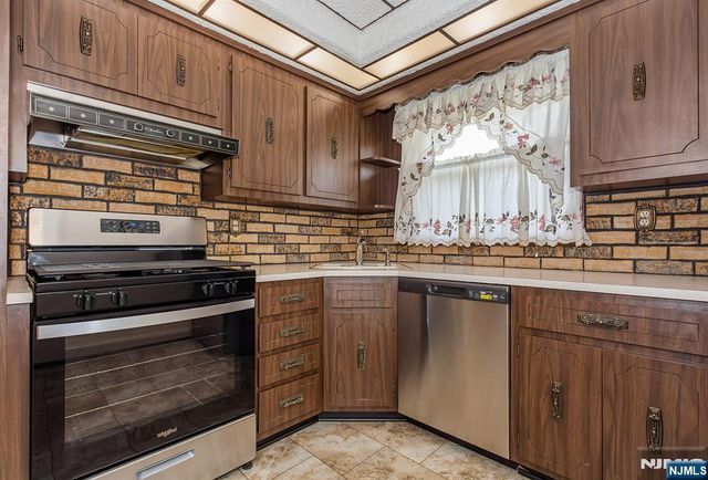 17 Obal Avenue, Elmwood Park, NJ 07407