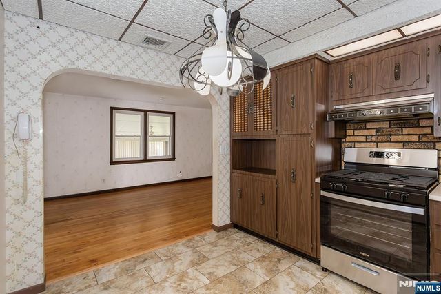 17 Obal Avenue, Elmwood Park, NJ 07407