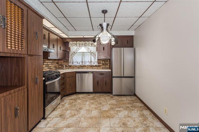 17 Obal Avenue, Elmwood Park, NJ 07407