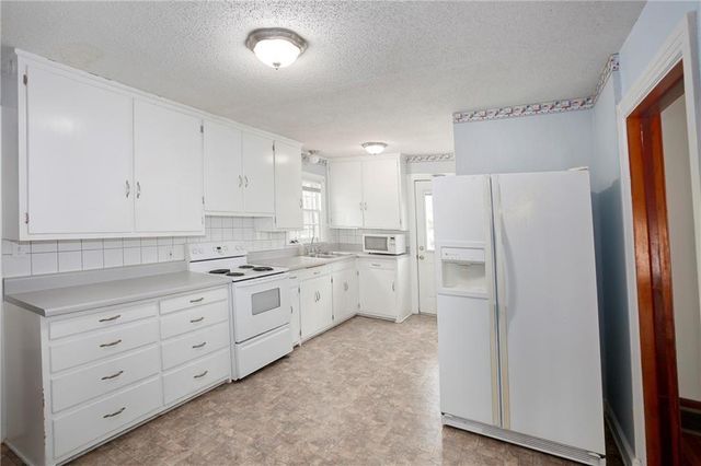 1123 S Liberty Street, Independence, MO 64050