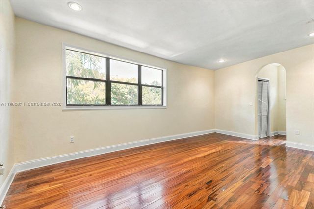 3310 Garden Ave, Miami Beach, FL 33140