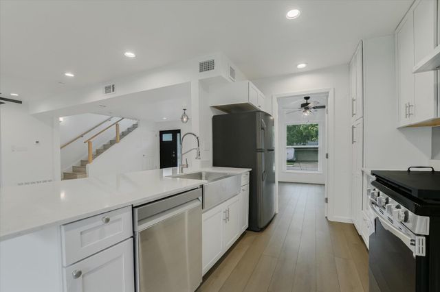 2605 Loyola LN, Austin, TX 78723