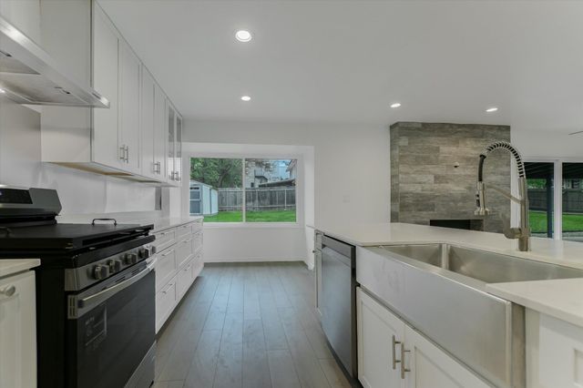 2605 Loyola LN, Austin, TX 78723
