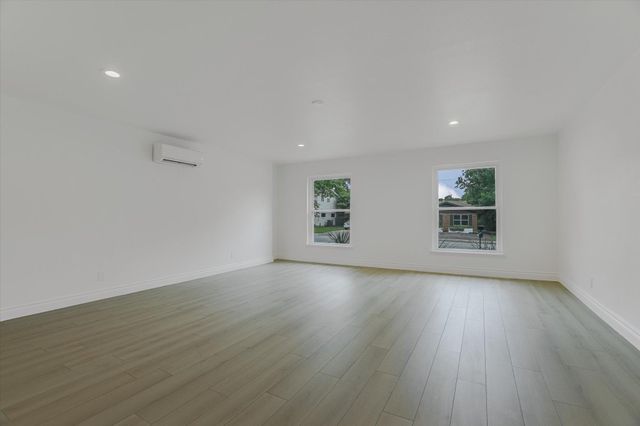 2605 Loyola LN, Austin, TX 78723