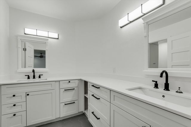 2605 Loyola LN, Austin, TX 78723