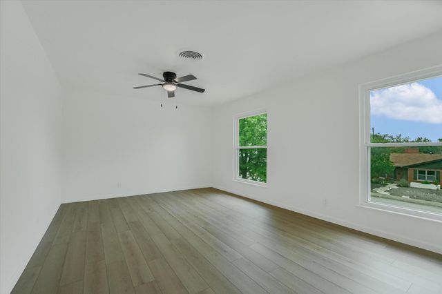 2605 Loyola LN, Austin, TX 78723