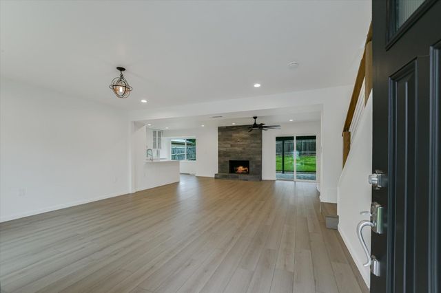 2605 Loyola LN, Austin, TX 78723
