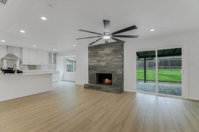 2605 Loyola LN, Austin, TX 78723