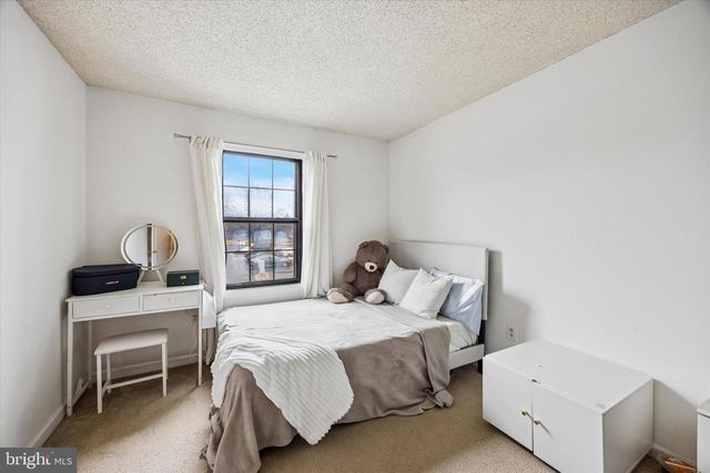 9 ALBURTUS CT, Lawrenceville, NJ 08648