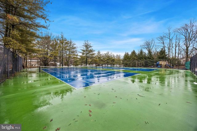 9 ALBURTUS CT, Lawrenceville, NJ 08648