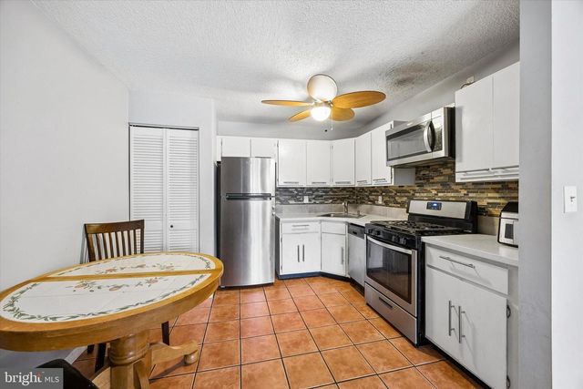 9 ALBURTUS CT, Lawrenceville, NJ 08648