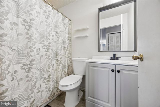 9 ALBURTUS CT, Lawrenceville, NJ 08648