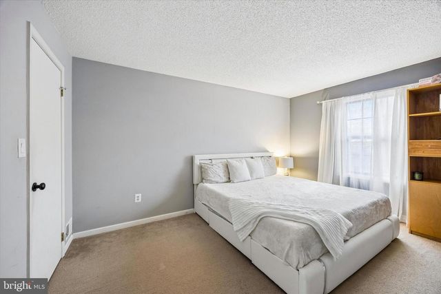 9 ALBURTUS CT, Lawrenceville, NJ 08648