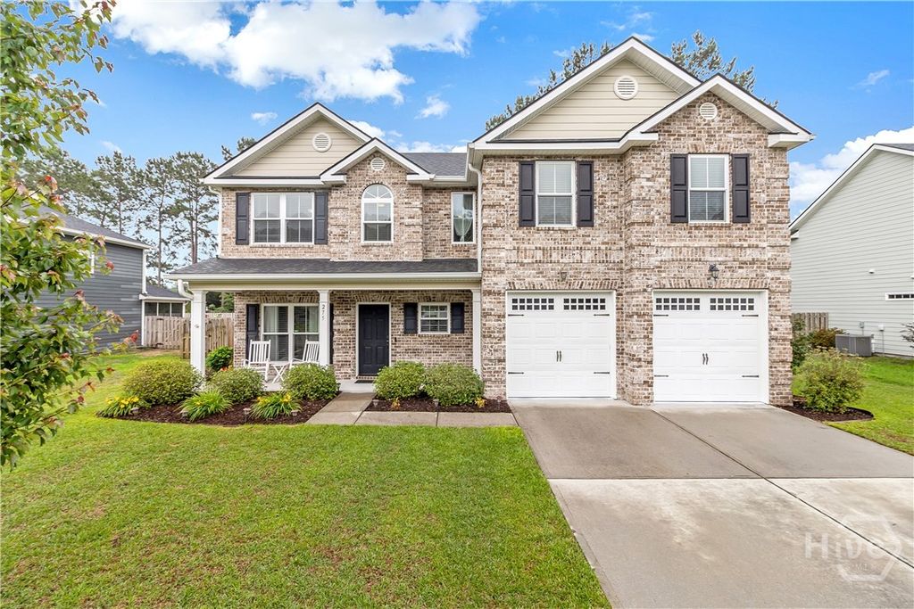 Image 1 of property listing at 275 Wicklow Drive, Richmond Hill, GA 31324