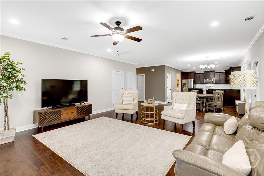 Image 11 of property listing at 275 Wicklow Drive, Richmond Hill, GA 31324