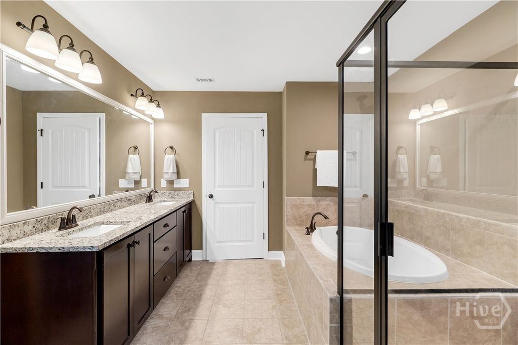 Image 22 of property listing at 275 Wicklow Drive, Richmond Hill, GA 31324