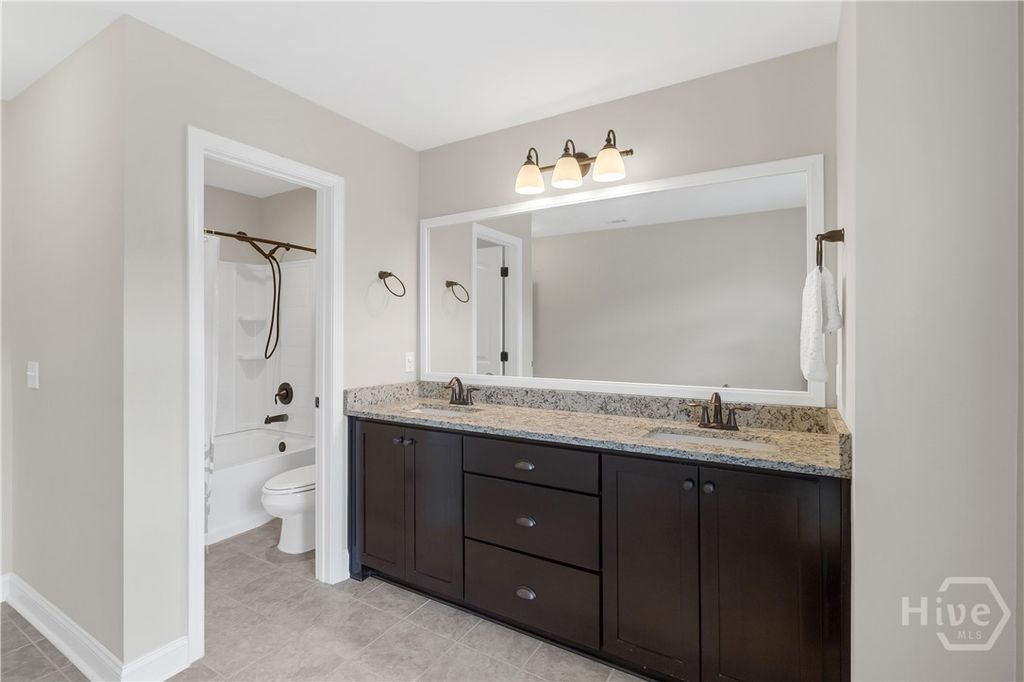 Image 29 of property listing at 275 Wicklow Drive, Richmond Hill, GA 31324