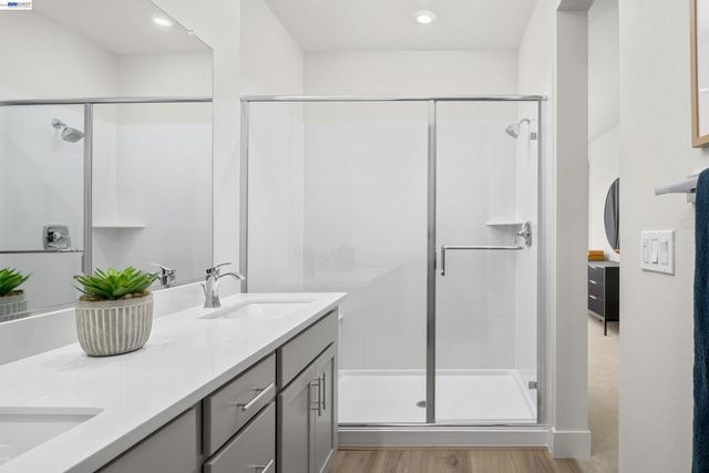 2011 Clement Avenue, Alameda, CA 94501
