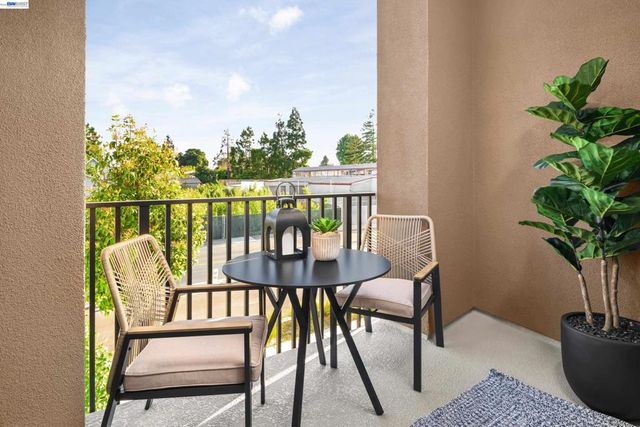 2011 Clement Avenue, Alameda, CA 94501