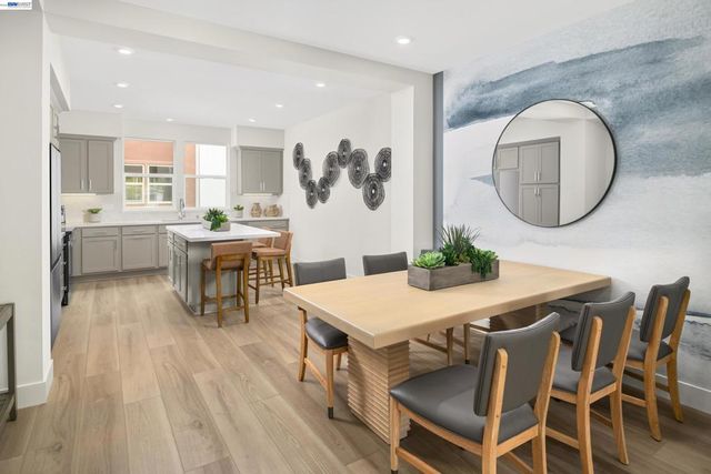 2011 Clement Avenue, Alameda, CA 94501