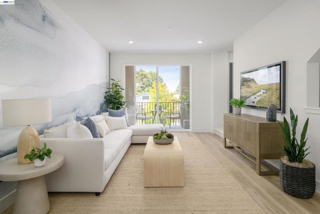 2011 Clement Avenue, Alameda, CA 94501