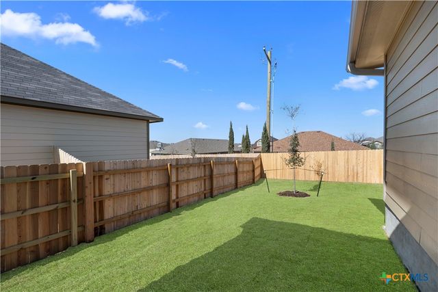 410 University Avenue, Troy, TX 76579