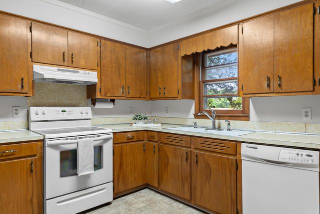 1505 Midway Road, Elloree, SC 29047