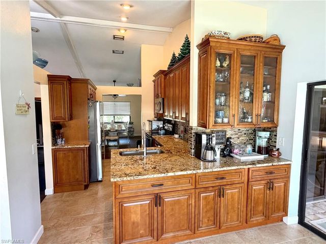 919 SE 20th CT, Cape Coral, FL 33990