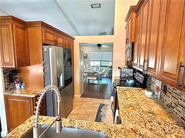 919 SE 20th CT, Cape Coral, FL 33990