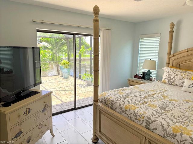 919 SE 20th CT, Cape Coral, FL 33990