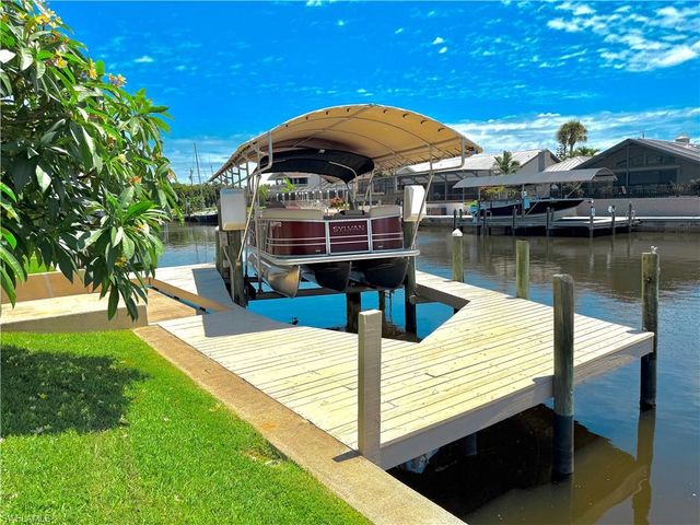 919 SE 20th CT, Cape Coral, FL 33990