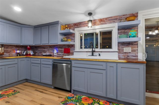 268 Lake Shadow Drive, Gun Barrel City, TX 75156