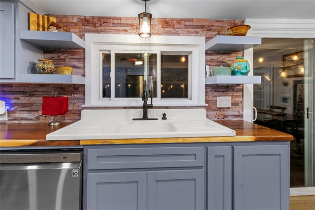 268 Lake Shadow Drive, Gun Barrel City, TX 75156