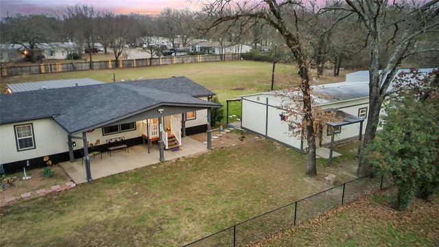 268 Lake Shadow Drive, Gun Barrel City, TX 75156