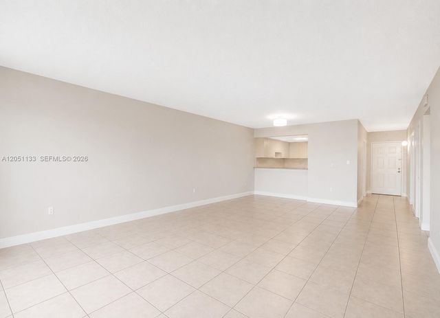 6940 Miami Gardens Dr 1-531, Hialeah, FL 33015