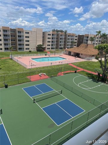 6940 Miami Gardens Dr 1-531, Hialeah, FL 33015