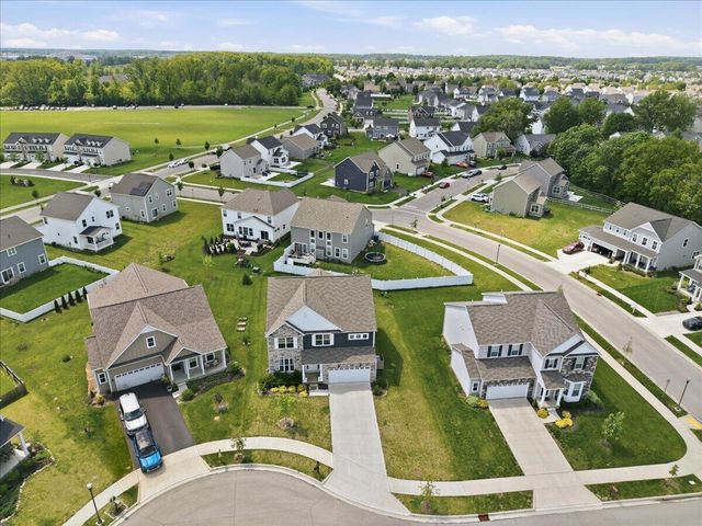 206 Topaz Court, Delaware, OH 43015