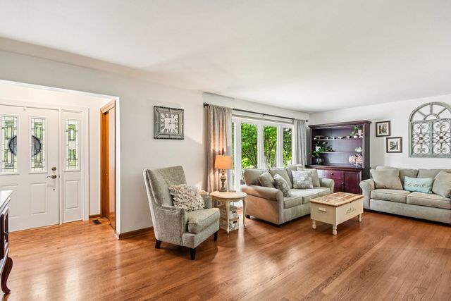 632 Huntington Lane, Schaumburg, IL 60193