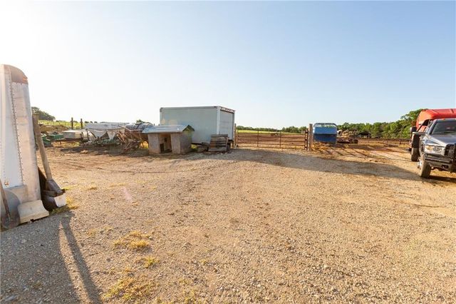 1318 NW 911P Road, Blairstown, MO 64726