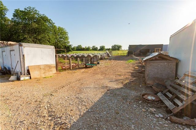 1318 NW 911P Road, Blairstown, MO 64726