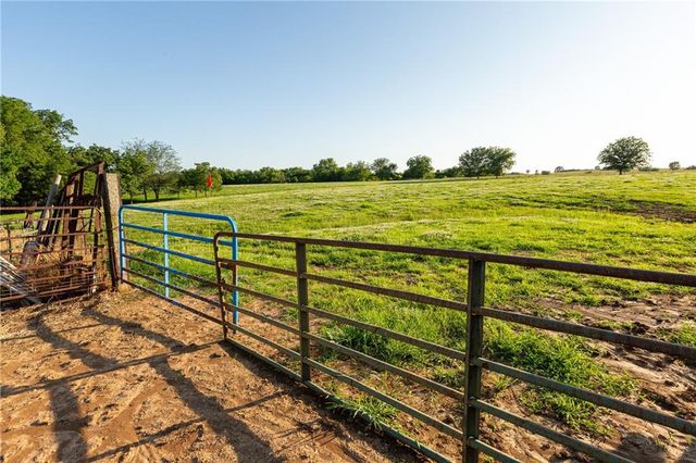 1318 NW 911P Road, Blairstown, MO 64726