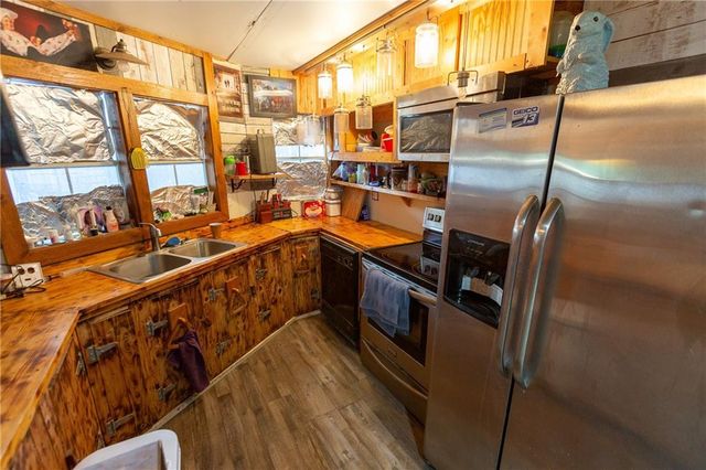 1318 NW 911P Road, Blairstown, MO 64726