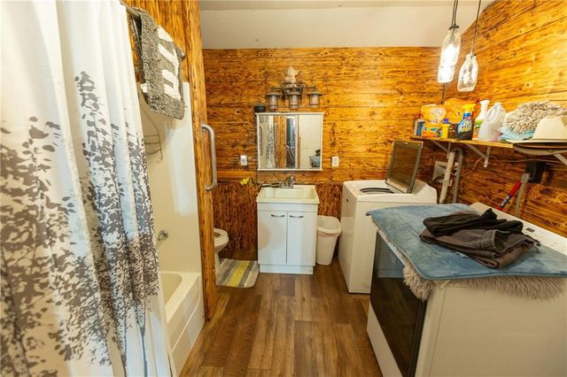 1318 NW 911P Road, Blairstown, MO 64726